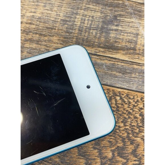 Apple iPod Touch 5th  Generation Blue 16GB Model:A1421 Bundle W/ Cable & Adapter - Picture 4 of 7
